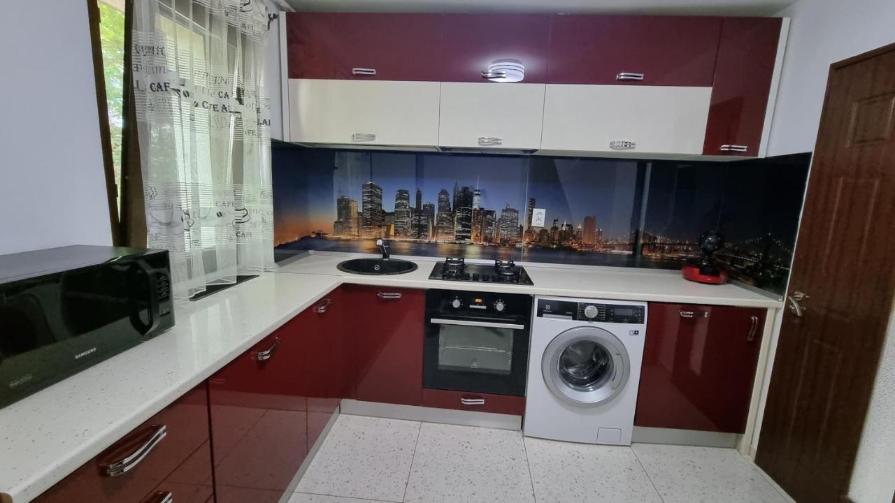 Stone Bridge Apartment Ясси Екстер'єр фото