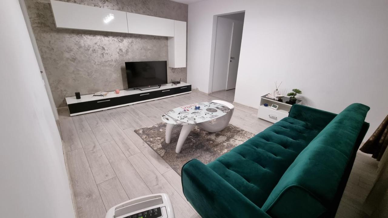 Stone Bridge Apartment Ясси Екстер'єр фото