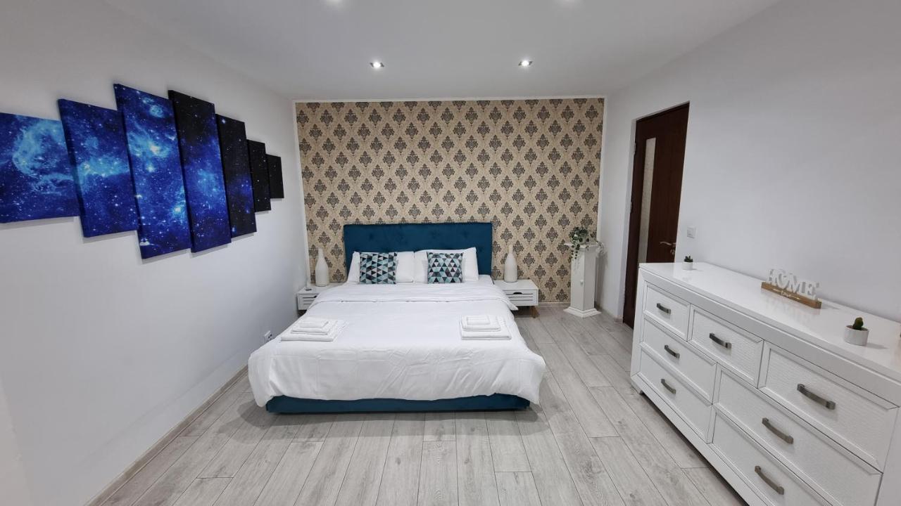 Stone Bridge Apartment Ясси Екстер'єр фото
