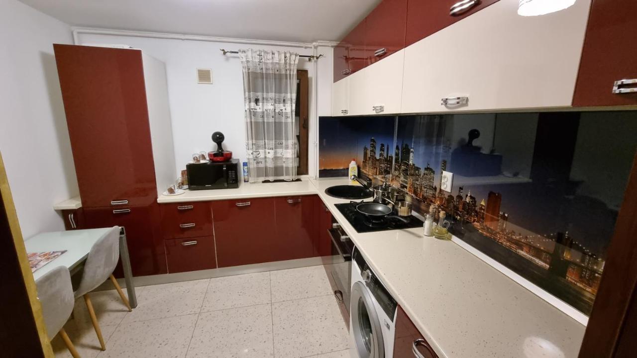 Stone Bridge Apartment Ясси Екстер'єр фото